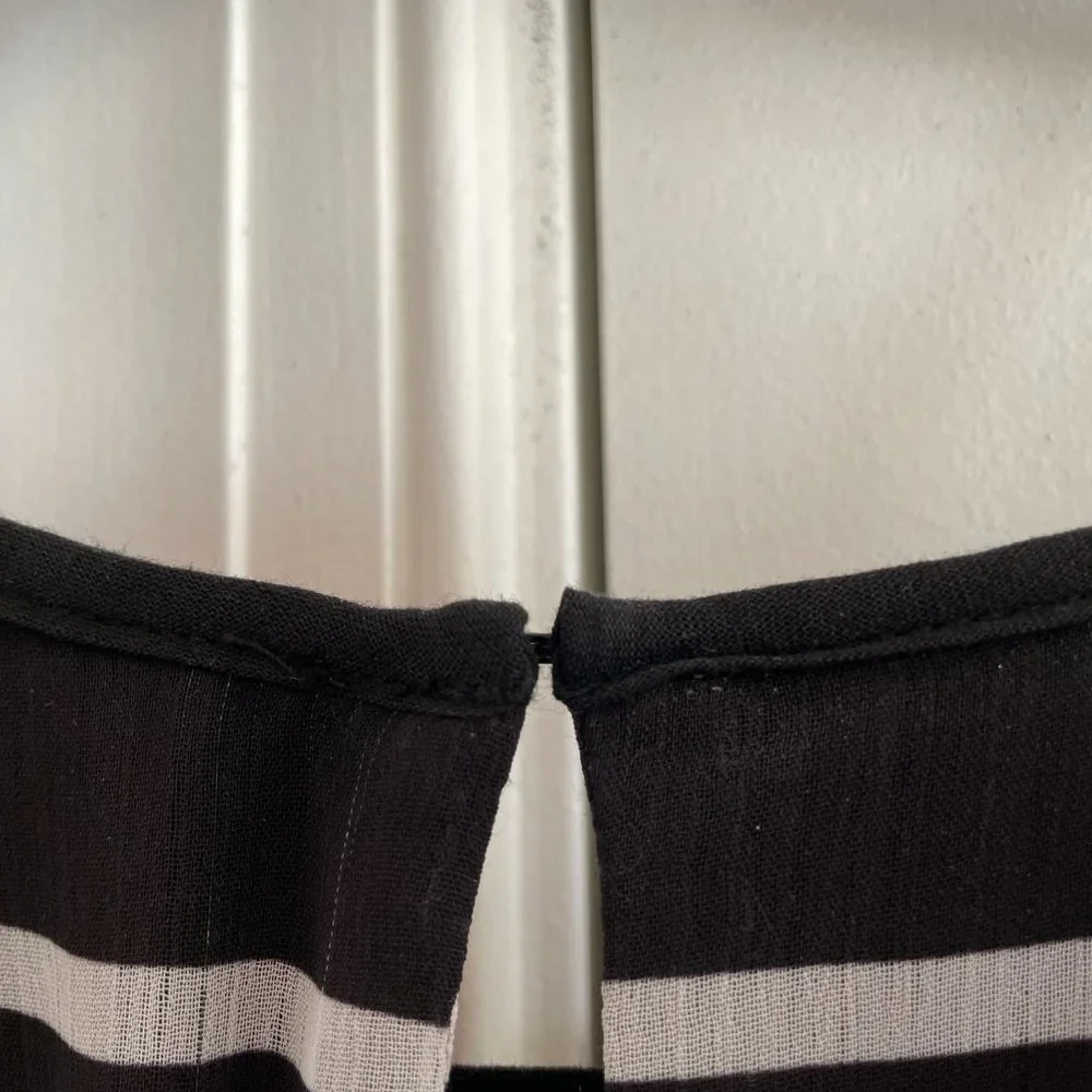 V Cristina Sleeveless Maxi Dress High Neck Pleated Crochet Beaded Trim - SZ L - Picture 4 of 7